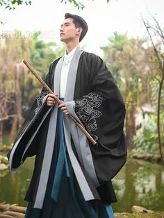 Men Hanfu, Ancient China Clothing, Chinese Clothing Traditional, Hanfu Men, China Clothing, Chinese Men, Western Outfits Men, Outfit Essentials, China Clothes