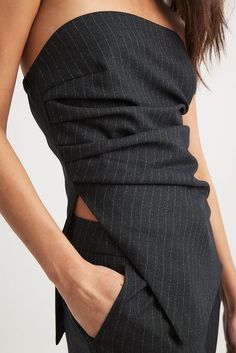 Striped Suited Bandau Top Grey | NA-KD Sophie Murray, Bandeau Outfit, Solid And Striped, Stripe Outfits, Romantic Outfit, Just Style, Gorgeous Clothes, Bandeau Top, Na Kd