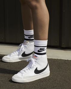 Nike Mid 77, Nike Blazer Mid 77 Women, Retro Branding, Blazer 77, How To Wear Blazers, Nike Blazer Mid 77, Nike Blazer Mid