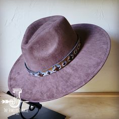 If you’re looking for the perfect accessory to complement your favorite boho style, look no further. The Boho-Style Western Felt Hat w/ Embossed Leather Hat Band by The Jewelry Junkie is absolutely everything that you need. Not only is it easy to incorporate into any and all outfits, but the genuine leather of the band immediately elevates whatever it is you’re wearing. Match your one-of-a-kind hat with any one of the matching accessories that we have for a completely gorgeous look. One Size Hat Wide Hat, Boho Hat, Western Hat, Leather Hat, Medium Handbags, Packing Jewelry, Western Hats, Leather Hats, Leather Hide