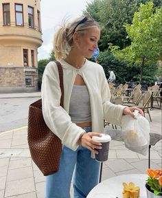 #fall #outfits #outfitoftheday #outfitstyle #outfitpost #outfitgoals #outfitidea #falloutfitswomen #clothing #clothes #style #styleblogger #trendy #streetstyle #cute #fashion #fashionista #fashionable Mum Fits, Aussie Winter, 2024 Ootd, Uni Vibes, Long Sleeve Sweaters, Spring Inspo, Europe Outfits, Quiet Life, Dream Style