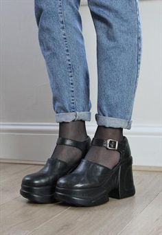 Fashion Guys, 90s Shoes, Womens Black Booties, Shoes Photography, Women Flats, Office Shoes, Balenciaga Shoes, Gothic Punk, Aesthetic Shoes