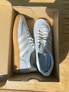 Pretty Shoes Sneakers, Shoes Outfit Fashion, Adidas Spezial, Shoe Inspo, Swag Shoes, Pretty Shoes, Dream Shoes, Cute Fits