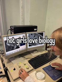 Hard Study Aesthetic, Stem Student Aesthetic, Biology Girl Aesthetic, Biology Study Aesthetic, Biology Student Aesthetic, Biology Girl, Study Core Aesthetic, Biology Aesthetic, Manifesting Vision Board