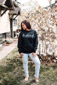 be-kind-sweatshirt-black Loose Vest, Slouchy Sweatshirt, Love And Kindness, Buttery Soft Leggings, Screen Printing Designs, Spread Love, Graphic Crewneck Sweatshirt, Shirt Brand, Graphic Crewneck