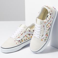 Never Worn Brand New Condition! Smoke Free Home! Vans Old Skool Style, Vans Floral, Vans Vintage, Vans Store, Blue Vans, Sneakers Vans, New Vans, Flowers Color, Shoes Vans