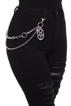 Jeans With Chains, Cute Emo Outfits, Egirl Fashion, Aesthetic Grunge Outfit, Tomboy Style Outfits, Emo Outfits, Gothic Outfits, Goth Outfits, Alternative Outfits