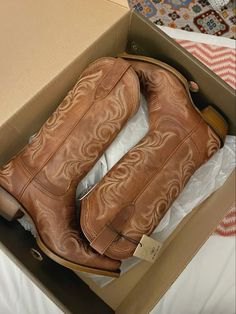 Tan Hat Outfit Summer, Small Cowgirl Boots Outfit, Pretty Cowboy Boots, Real Cowgirl Boots, Pretty Cowgirl Boots, Coastal Cowgirl Boots, Woman’s Boots, Southern Woman Aesthetic, Women’s Cowgirl Boots