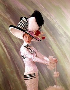 Love the hat..... Audrey Hepburn Hat, Cynthia Nixon, Audrey Hepburn Photos, Eliza Doolittle, Cecil Beaton, Portrait Photos, My Fair Lady, Fair Lady