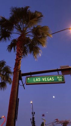 #lasvegas #nevada #aesthetic American Wallpaper, Usa Wallpaper, Wallpaper Estetika, City Wallpaper, Night Aesthetic, City Aesthetic, Sky Aesthetic, Scenery Wallpaper