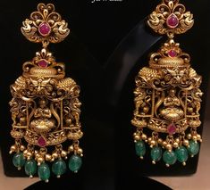 Chandbali Earrings Gold, Jewellery Board, Antique Necklaces Design, Antique Necklaces, Bridal Jewellery Design, Canvas Paint