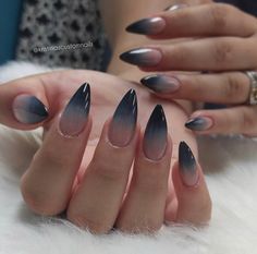 Ombre Dark Blue Nails, Black Blue Ombre Nails, Dark Blue Ombré Nails, Gothic Blue Nails, Black And Blue Ombre Nails, Witchcore Nails, Navy Ombre Nails, Blue Fade Nails, Dark Blue Ombre Nails