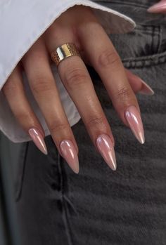 Light up NYE with pink ombre nails and glitter accents—perfect for glamorous New Years Nails. Long Almond Glazed Donut Nails, Almondleto Nails, Light Pink Natural Acrylic Nails, Pretty Natural Nails Ideas, Natural Nails Acrylic Coffin, Nyc Aesthetic Nails, Neutral Baddie Nails, Clean Nail Aesthetic, Mandel Nails Design