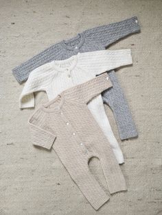 This very soft Merino wool romper for a baby is a one-piece garment that is made to keep your little one warm and comfortable.  Merino wool is a soft and lightweight natural fiber that is gentle on a baby's delicate skin, making it a perfect choice for baby clothing.   It's so warm and cosy, and carefully protects baby's skin from overheating or catching a cold. Arrives to you as a gift, ready to be given, at that very moment. SIZE:  68 cm (3-6 months) MATERIALS: 100% Merino wool. CARE : Hand wash or machine wash on the wool program at a temperature of no more than 30 degrees at the lowest spin speed. Dry horizontally, as the weight of the wet wool may change the shape of the product. Ironing is not recommended, except with a damp cloth. Made to order, especially for you. Pay for quality, Baby Protection, Romper Jumpsuit, Save Earth, Baby Skin, Gender Neutral Baby, Unisex Baby, Baby Romper, Baby Clothing, Baby Bodysuit