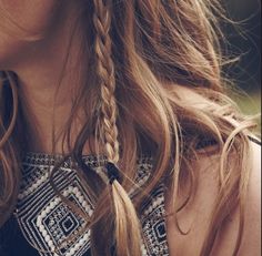 Accent Braids, Beauty Pics, Nice Photos, Boring Hair, Bohemian Vibes, Hair 2024, Messy Hair, Style Watch, Braid Hairstyles