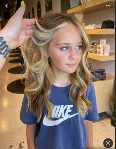 Cute Hair Cuts For Kids Girl, Cute Highlights For Blonde Hair, Kids Hair Cuts For Girls Long Layers, Cute Haircuts For 11-12, Kids Layers Haircut, How To Make Your Hair Blonde, Preteen Hair Color Highlights, Teenager Highlights Hair, Teen Girl Layered Haircuts