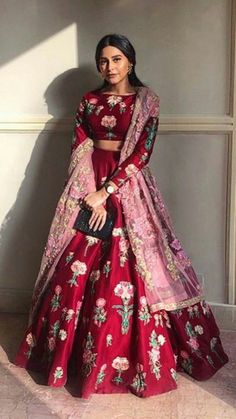 Latest Lahengas, Modern Lehenga Designs Style, Choli Designs Latest, Lehenga Poses, Lehenga Outfits, Function Outfit, Ali Xeeshan, Winter Sunshine, Lehenga Saree Design