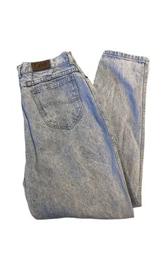 Great vintage condition Lee jeans- please see measurements!! Light/ semi-acid wash  16 medium Hip: 21" Waist: 30" Inseam: 28" Length: 41.5" Rise: 15" Style: Hipster, vintage, 90s, grunge Acid Wash Retro Straight Leg Bottoms, Retro Acid Wash Straight Leg Bottoms, Retro Straight Leg Acid Wash Bottoms, Vintage High Rise Washed Pants, Vintage Acid Wash Bottoms With Pockets, Vintage High-rise Washed Pants, Vintage Acid Wash Relaxed Fit Bottoms, Fitted Acid Wash Vintage Bottoms, 90s Style Faded Washed Bottoms