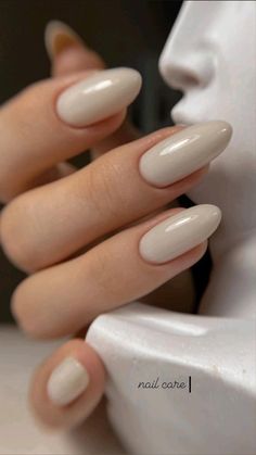 Ongles Beiges, Ivory Nails, Beige Nails Design, Beige Nails, Her Nails, Oval Nails