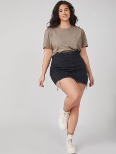 Short Skirts Outfits, Shein Basics, Look Plus Size, Curvy Shorts, Summer Plus Size, Curvy Girl Outfits