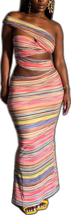 Trendy Spring Stretch Maxi Dress, Trendy Stretch Maxi Dress For Spring, Trendy Stretch Spring Maxi Dress, Trendy Stretchy Spring Maxi Dress, Spring Trendy Bodycon Maxi Dress, Trendy Bodycon Maxi Dress For Spring, Trendy Stretch Maxi Dress For Day Out, Trendy Stretch Midi Dress For The Beach, Casual Colorful Patterned Maxi Dress