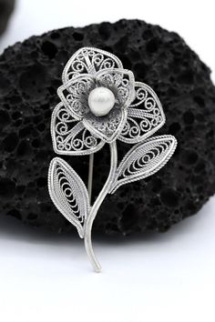 Brooch, Filigree Brooch, Handmade Brooch, Handcrafted Brooch, Hercai, Hercai Brooch, Silver Brooch, Pearl Stone Brooch, Flower Brooch, Pearl Elegant White Filigree Brooches, White Filigree Brooches For Wedding, White Filigree Wedding Brooches, Elegant Silver Brooch With Intricate Design, Elegant Brooches With Intricate Design For Gift, Ornate White Filigree Brooches, Elegant Silver Filigree Brooches, White Sterling Silver Brooches As Gift, Wedding Sterling Silver Brooch With Intricate Design