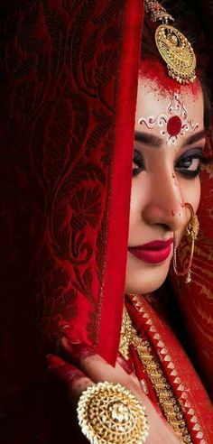 Follow me Maliha Tabassum Bengali Bridal Makeup, Indian Wedding Bride, Bengali Bride, Bride Photoshoot, Indian Wedding Photography Poses, Bengali Wedding, Bridal Poses, Indian Photoshoot, Om Namah Shivaya