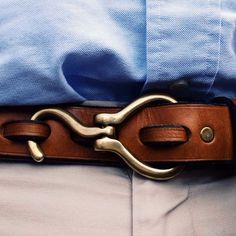 Been looking, unsuccesfully, for a belt with this type of buckle for years... Gentleman Mode, Sharp Dressed Man, Equestrian Style, Gentleman Style, Mens Accessories Fashion, Leather Belts, Kolkata, Leather Accessories