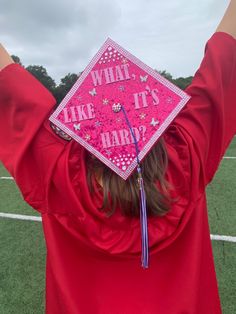 Grad Cap Ideas Taylor Swift, Simple Grad Cap Ideas, Graduation Cap Designs College, Funny Graduation Caps, Creative Graduation Caps, Graduation Cap Ideas