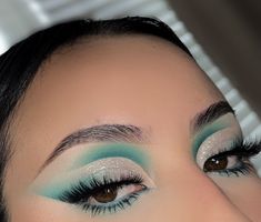 #makeuptutorial Surreal Makeup, Blue Eyeshadow Makeup, Eyes Art, Makeup Challenges, Eye Makeup Designs, Green Eyeshadow, Glamour Makeup, Makeup Styles