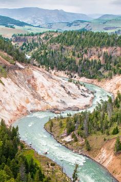 Yellowstone River: Scenic Views of Wyoming's Iconic River Florida National Parks, Yellowstone River, American Landscape, Whitewater Rafting, Natural Heritage, Us National Parks, Yellowstone National, North Dakota, Florida Beaches