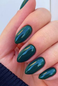 Bookmark this roundup of the best winter nail colors and keep it handy every time you head to the salon. #beautyhacks #beautytips #nails #winternails Best Winter Nail Colors, Winter Nail Colors, Cleaning Gift, Nail Colors Winter, Subscription Gifts, Winter Nail, Beauty Clothes, The Salon, Winter Nails