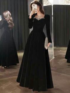 Note Box, Stylish Dress Book, Velvet Color, Modest Fashion Outfits, Glam Dresses, Long Prom Dress