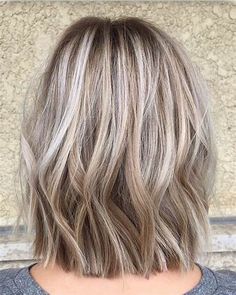 Cool Blonde Highlights, Trendy We Fryzurach, Grey Blonde Hair, Covering Gray Hair, Dyed Blonde Hair, Blending Gray Hair, Ash Blonde Hair, Gray Hair Highlights, Cool Blonde