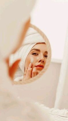 Nighttime Skincare Routine, Skin Care Pictures, Skincare Products Photography, Night Time Skin Care Routine, Skin Photo, Nighttime Skincare, Beauty Products Photography, Best Skincare Products, Skin Routine