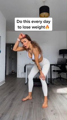 Follow this daily smart exercise to lose weight at home. weight loss exercise for beginner. #weightloss #fitness #exercise #athomeexercise #workout Video Credit:@natalieheso #WeightLossDiet Lemon Vinegarette, Full Body Fat Burning Workout, Easy Exercise, Quick Workouts, Beginner Workouts, Workout Inspo, Cardio Workout At Home, Workout Posters, Trening Fitness