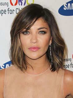 This is what my hair looks like now. ..just a darker Brown with red Hi lights Long Bob Haircuts, Side Swept, Side Bangs, Short Hair Color, Ombre Hair Color, Hair Today