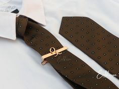 This design is ready to ship in 1-3 business days🚚 Material: High-quality stainless steel / Non-tarnishing ✨ Colors: Sterling Silver / Gold/Rose Gold  Features: Elevate your style with personalized initial Tie Clip, adding a touch of timeless elegance and sophistication to any formal outfit, perfect for making a lasting impression.💫 Choose Your Packaging:✨ 📦 With Box: Receive your selected colors in a premium box for added protection and ideal for gifts or easy storage. We recommend choosing Custom Tie Clip, Personalized Tie Clip, Personalized Tie, Custom Ties, Tie Clips, Tie Tack, Wooden Jewelry Boxes, Custom Initials, Tie Accessories