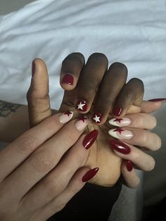 Red Mismatched Nails, Nail Inspo For Couples, Bc Gf Matching Nails, Male And Female Matching Nails, Matching Gf Bf Nails, Girlfriend And Girlfriend Matching Nails, Matching Nail Art Couple, Matching Nails Couples Black, Matching Nail With Boyfriend