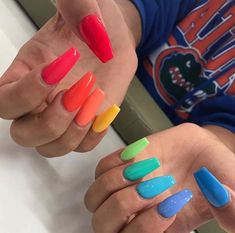 I live how she is wearing a gator sweatshirt🐊 GO GATORS Acrylic Nails Stiletto, Rainbow Nails Design, Thumbnail Design, Rainbow Nails, Summer Nails Colors, Neon Nails, Dream Nails