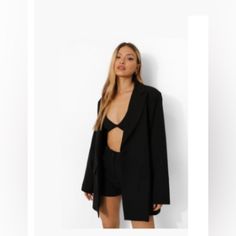 Boohoo Relaxed Fit Blazer. Color Is Black. Size 12. This Is Nwot. Black Blazer For Day Out In Fall, Black Spring Blazer For Day Out, Black Long Sleeve Blazer For Day Out, Fitted Black Outerwear For Day Out, Fitted Blazer, Suit Jackets, Colored Blazer, Blazer Suit, Suit Jacket