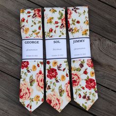 Dusty Rose Floral Tie Skinny Wedding Floral Tie Tie for Man - Etsy Floral Tie Wedding Groomsmen, Wedding Dress Tie, Wedding Tuxes, Groomsman Attire, Floral Tie Wedding, Red Tie Men, Mens Wedding Ties, Mens Floral Tie, Grooms Suit