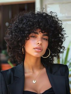 Curly Hair Colour Ideas, Rezo Cut, Medium Curly Bob, Medium Curly Hairstyles, 3b Curly Hair, Medium Length Curls, Sketch Reference, Curly Pixie Hairstyles, Medium Length Curly Hair