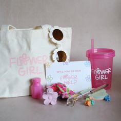 "Ask your future flower girl to be a part of your big day with the cutest gift set that includes a reusable canvas tote bag! SET INCLUDES: 🌸 Canvas Tote Bag (available in different color writing) 🌸 4BAR \"Will you be our flower girl\" card (no envelope, printed on 100lb matte paper) 🌸 Flower Sunnies (Assorted Colors, Random) 🌸 Diamond Pen (Assorted Colors, Random) 🌸 Ring Pop (Assorted Flavors, Random) 🌸 Mini Claw Clips in Heart Bag (Set of 5, Assorted Colors) 🌸 Bubbles (Assorted Colors) ? Color Writing, Ring Pops, Flower Girl Proposal, Flower Girl Card, Ring Pop, Diamond Pen, Girls Tote, Wedding Proposals, Flower Girl Gifts