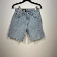 Levi's 501 '90s Annes 90 Denim Jean Shorts Size: 25 New With Tags Measurements Waist: 13" Rise: 10" Inseam: 7" Levi's Summer Streetwear Jeans, Levi's Jeans For Summer Streetwear, Levi's 90s Style Spring Bottoms, 90s Style Levi's Bottoms For Spring, 90s Style Faded Bottoms For Spring, Levi's Straight Leg Light Wash Jean Shorts, Classic Light Wash Jean Shorts For Spring, Levi's 90s High Rise Bottoms, Levi's High Rise 90s Style Bottoms