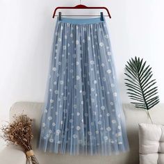 New style, starry sky skirt, fairy A line bouffant long skirt, sequined star tulle skirtMaterial:tulleColor:black,pink,apricot,blueStyle:fairyFeatures:daisy embroideredSize(CM):free 1inch=2.54cmlength:78,waist:58-88<p>Note:Due to different measurement methods,there will be 1-3 error(unite:cm), please understand.</p><br/><p>Please check the size carefully when you choose items,thank you.</p><br/> Rok Tile, Skirt Inspiration, Calf Length Skirts, Modest Skirts, Womens Maxi Skirts, Fall Prints, Mesh Skirt, Pleated Fabric, Mid Length Skirts