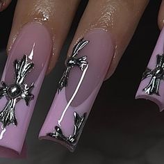 Chrome Heart Nails Pink, Chrome Hearts Acrylic Nails, 3d Chrome Heart Nails, Pink Chrome Hearts Nails, Chrome Hearts Nails Designs, Black Chrome Heart Nails, Pink Chrome Heart Nails, Chrome Heart Nails Designs, Nails Chrome Hearts