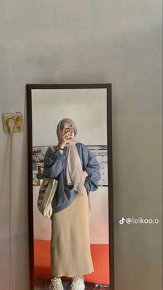 Outfit Kampus Hijab, Outfit Hijab Casual, Ootd Poses, Muslim Outfits Casual, Hijab Style Casual, Style Hijab, Style Korea, Casual Hijab Outfit, Hijabi Outfits Casual