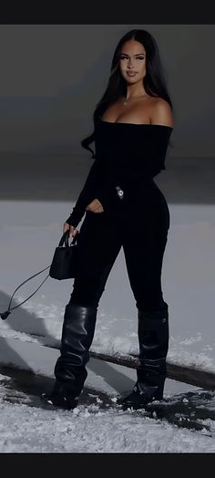 Cute Dinner Date Outfit Winter, Black Boots Casual Outfit, Zoo Lights Outfit, Cold Rainy Weather Outfits, Dinner Date Outfit Black Women, Winter Dinner Date Outfit, Night Out Winter Outfit, Fancy Dinner Outfit, Emma Hallberg