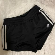 Adidas Black Shorts, Black Shorts Aesthetic, Addidas Shorts, Adidas Shorts Outfit, Adidas Clothes, Adidas Clothing, Short Adidas, Adidas Three Stripes, Cute Pajama Sets